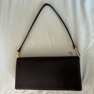 Väska - Säljer denna väska från COS