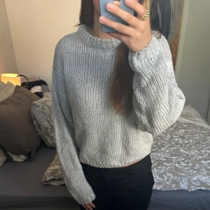 Stickad tröja  - Stickad tröja från H&M Köpare står för frakt 