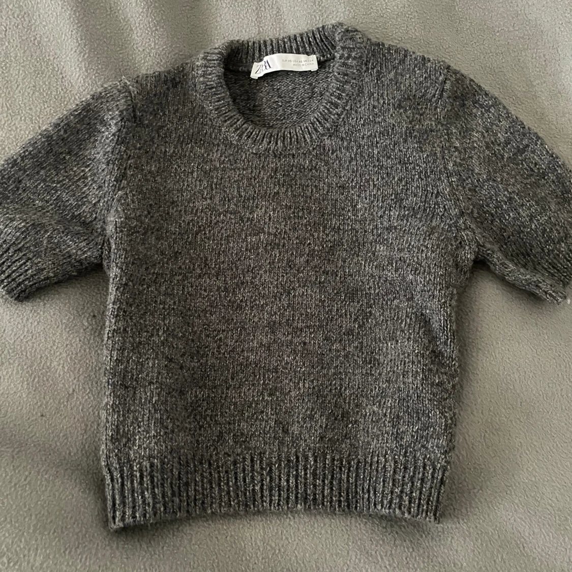 Grå zara tröja