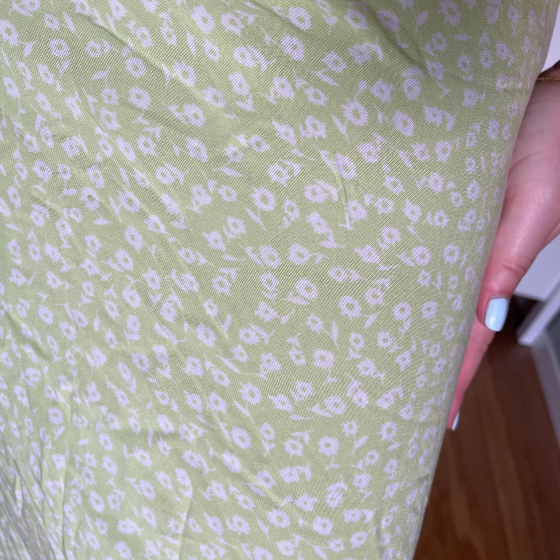 Grön blommig midikjol  - 91