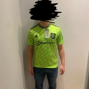 Fotbollströja - Manchester United B.Fernades 8 | Prisvärd och Felfri ✅ | Fraktas inom 24h (spårbar) 📦 | passar M (jag har M) | Har du en fundering skicka PM! | ALLT kan diskuteras 🤝