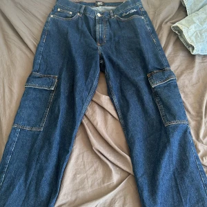 Mörkblåa sweet sktbs baggy jeans - Storlek s och använt fåtal gånger, inga skador eller så