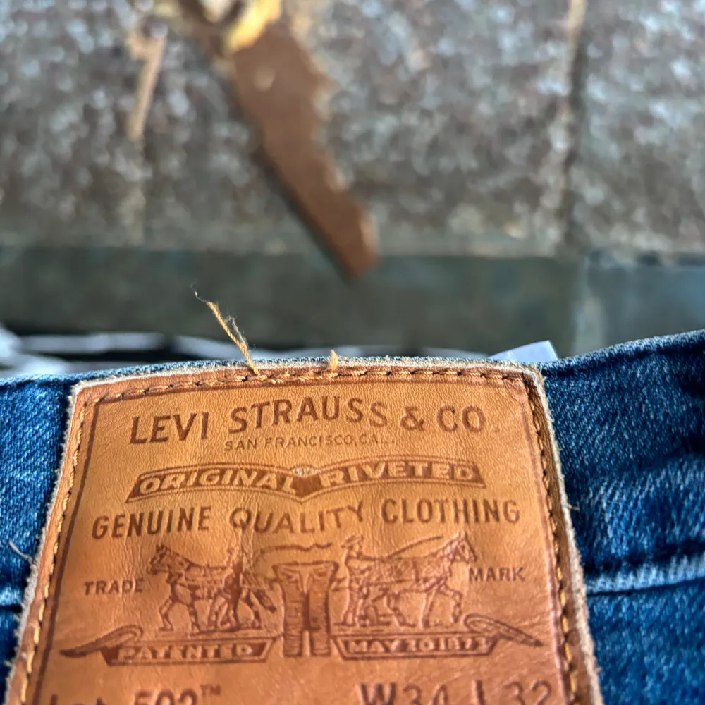 Levis jeans 502or helt nya och oanvända! Är en L och dessa passar perfekt! Ord pris 1200. Jeans & Byxor.