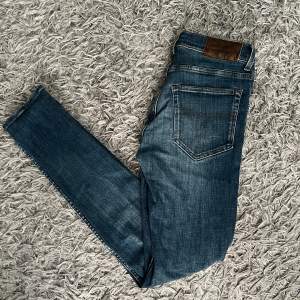 Säljer dessa tiger of Sweden jeans i bra skick för ett bra pris( 349 )  Storlek 30 32