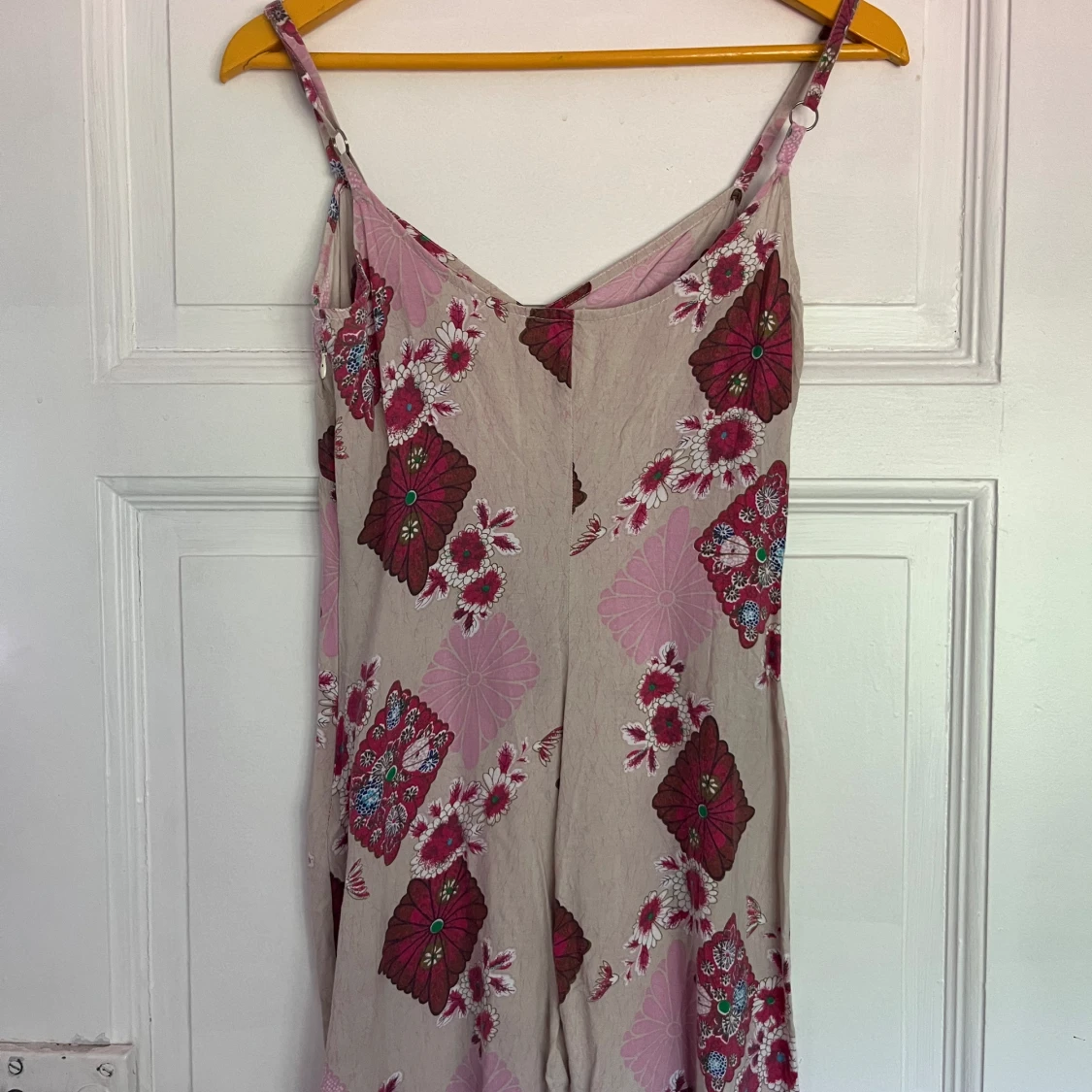 Mönstrad klänning  - 90