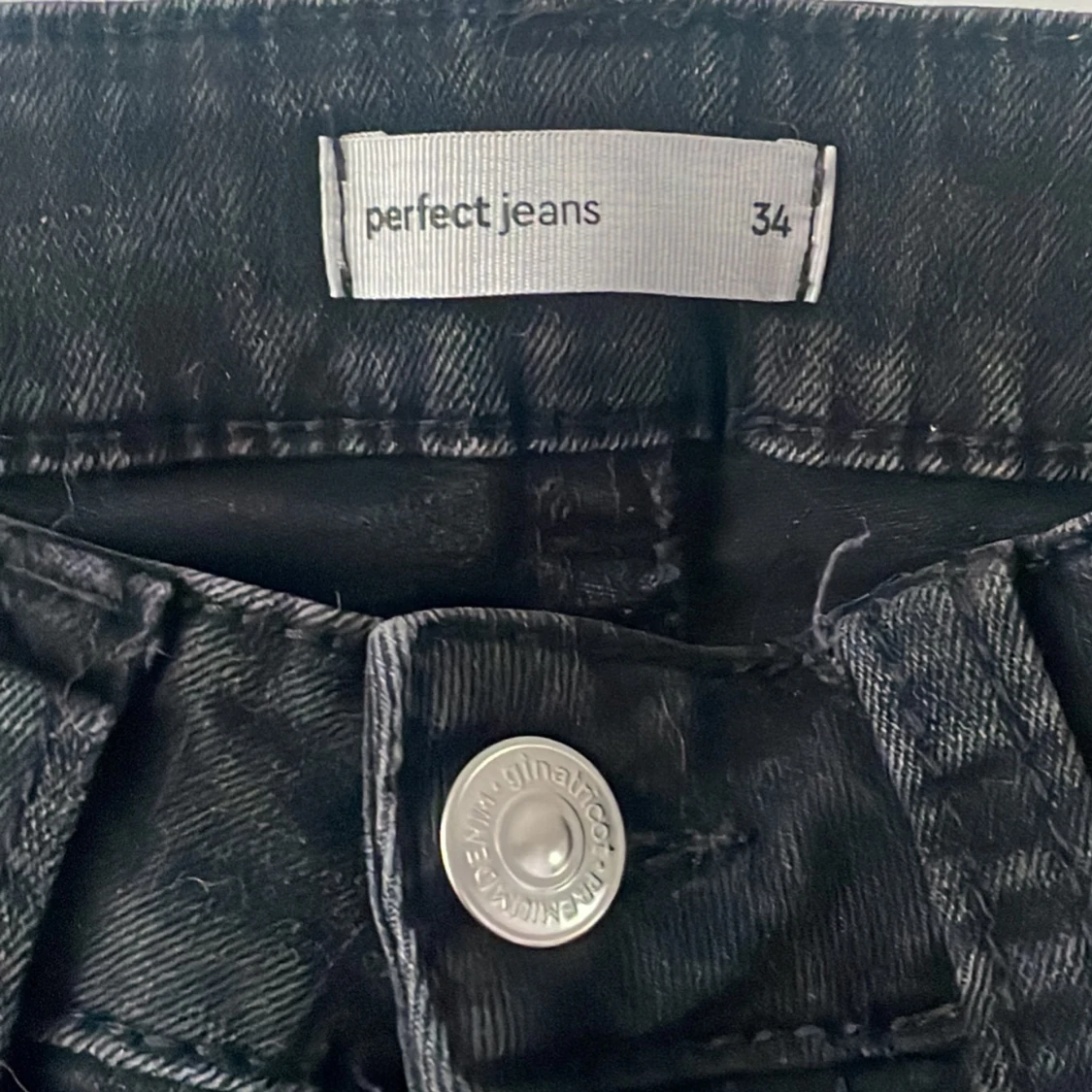 Svarta bootcut jeans från Gina Tricot - 3