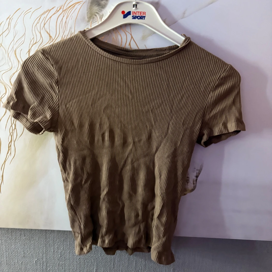 Ribbad brun topp från Lindex