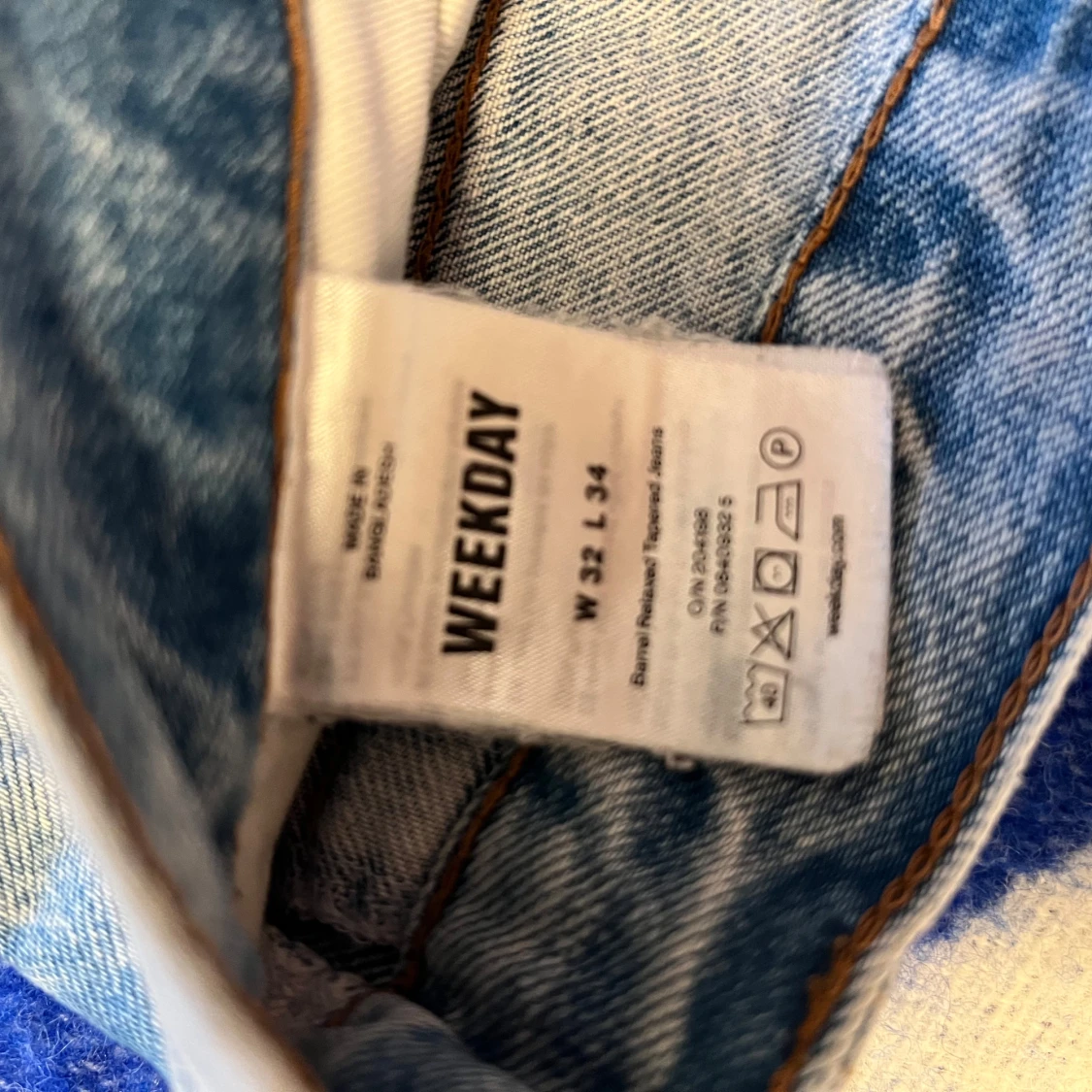 Weekday Barrel ljusblå jeans W32 L34 - 2