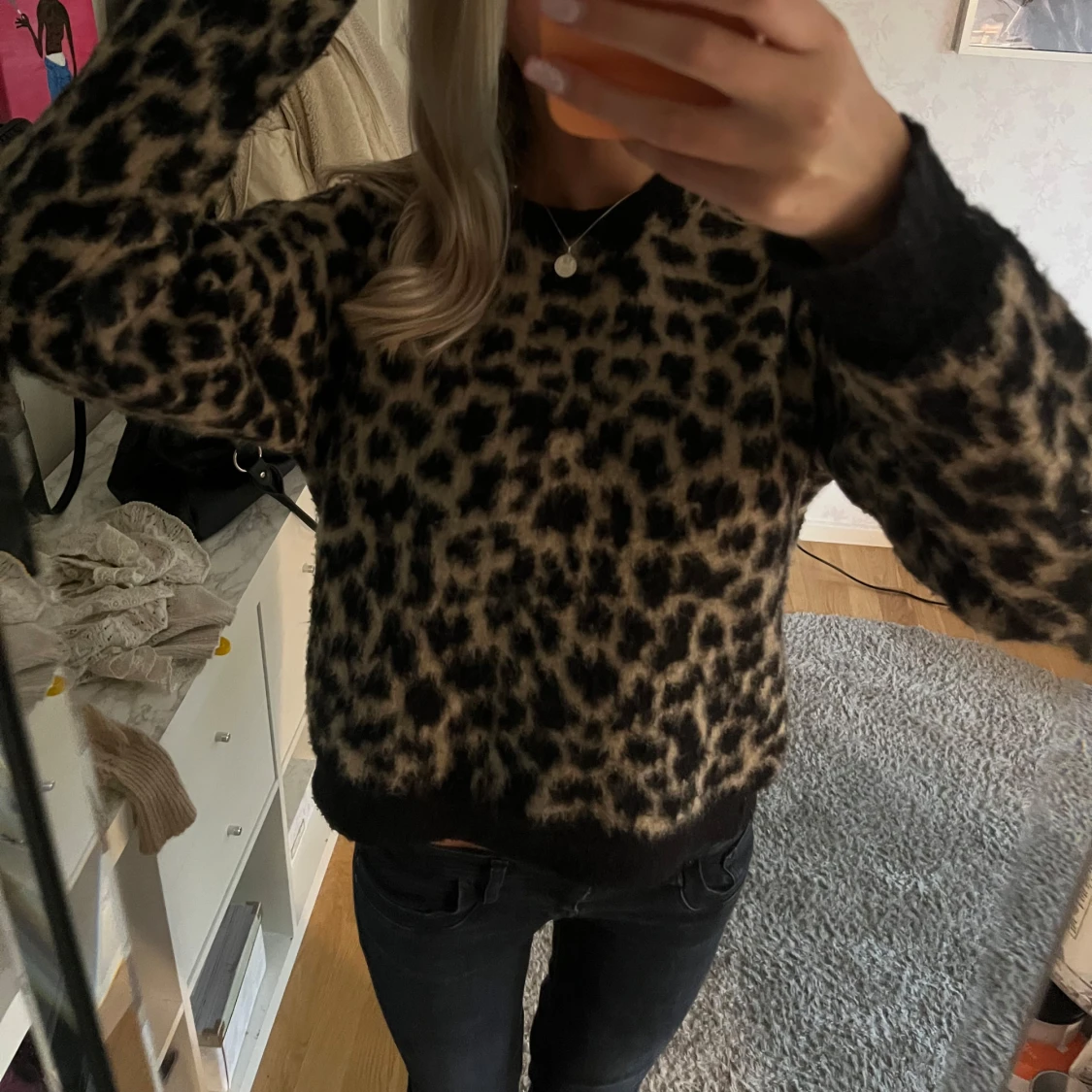 Leopardmönstrad fluffig tröja - 1