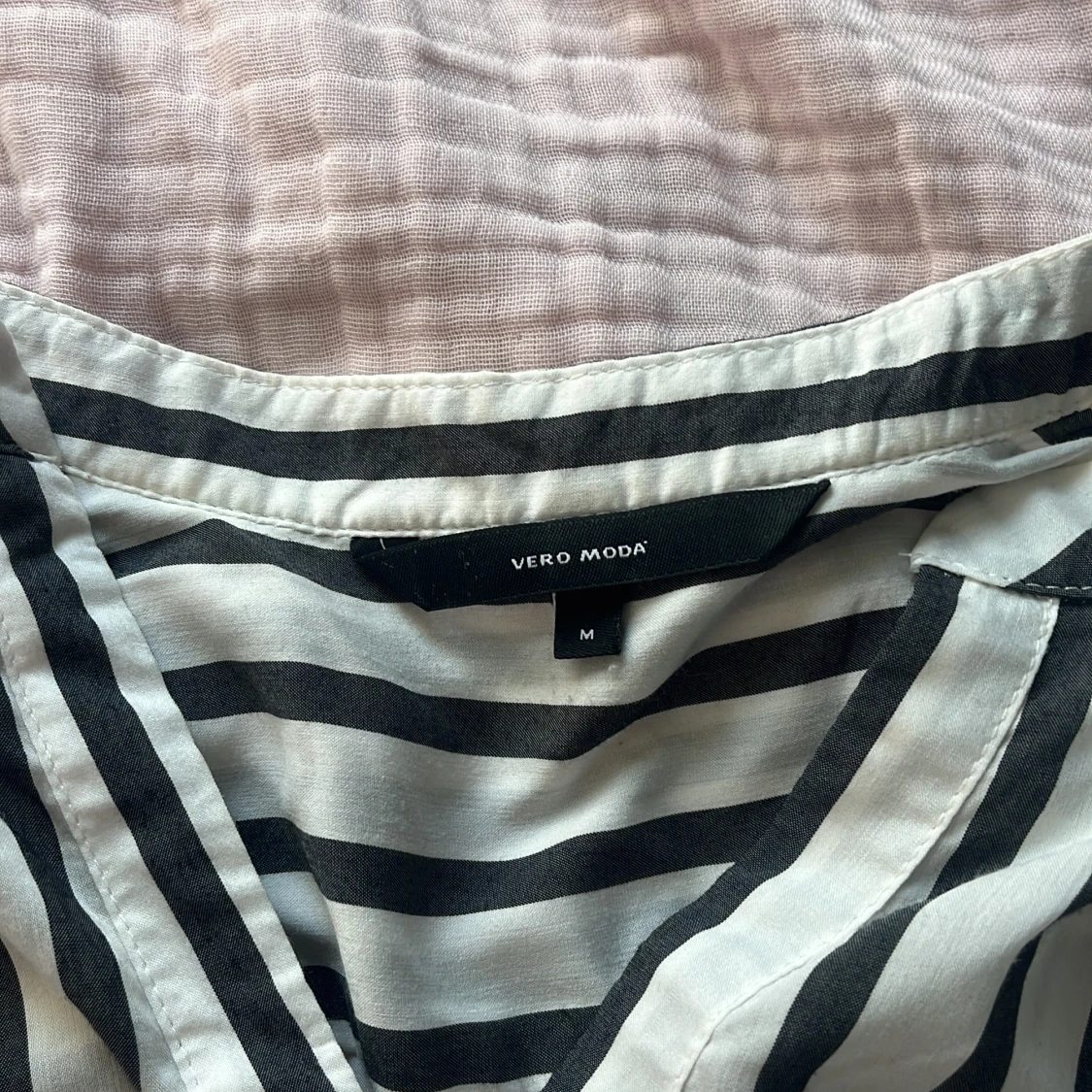 Randig skjorta från Vero Moda M - 2