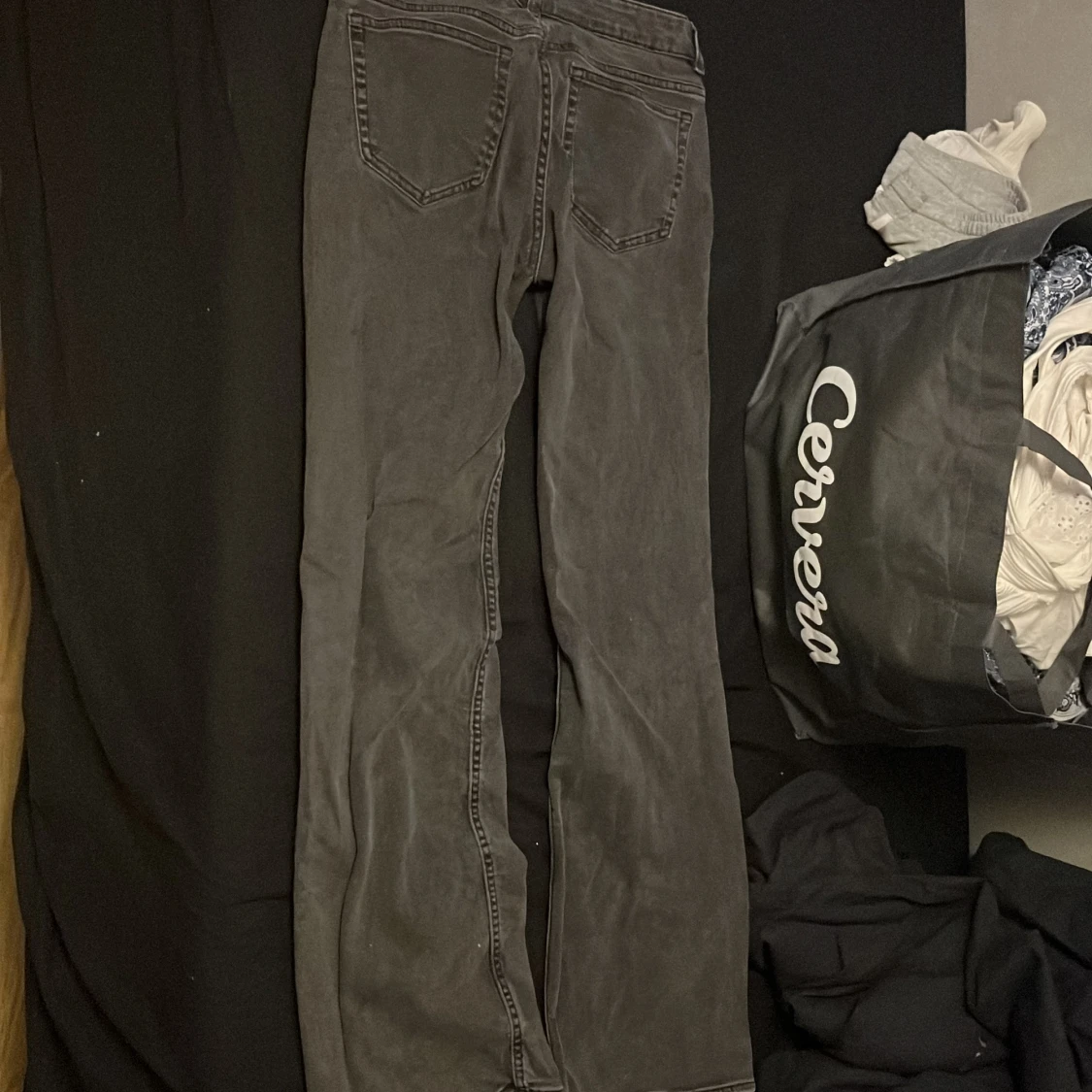 Grå bootcut jeans från H&M Divided - 1