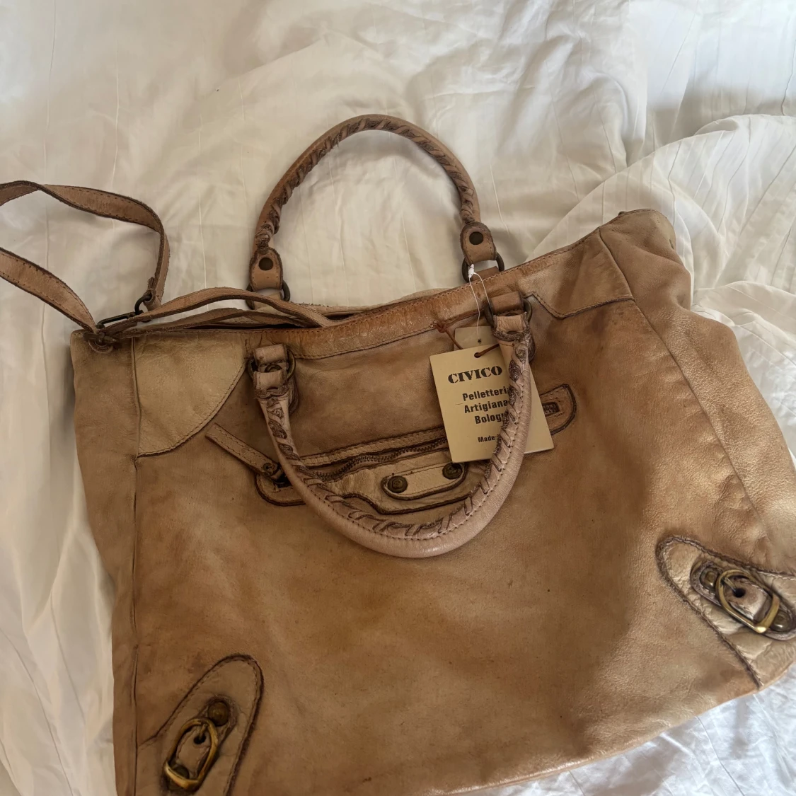 Beige balenciaga liknade väska💘💞 - 1