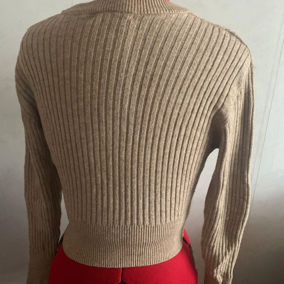Beige ribbad stickad tröja Pull&Bear - 1