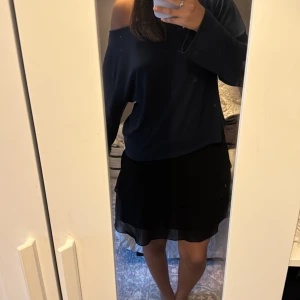 Chelsea kjol - Säljer denna fina volang kjol från Chelsea i storlek S