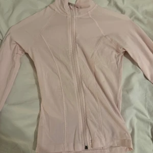 tränings tröja - träningströja ifrån Gina tricot