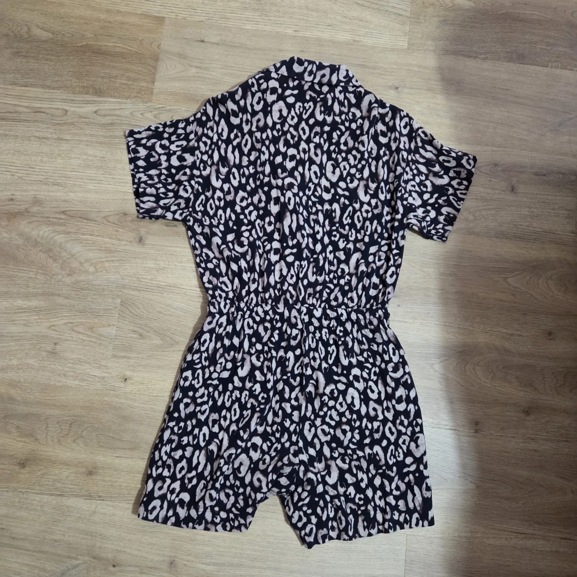 Leopardmönstrad jumpsuit shorts H&M - 1