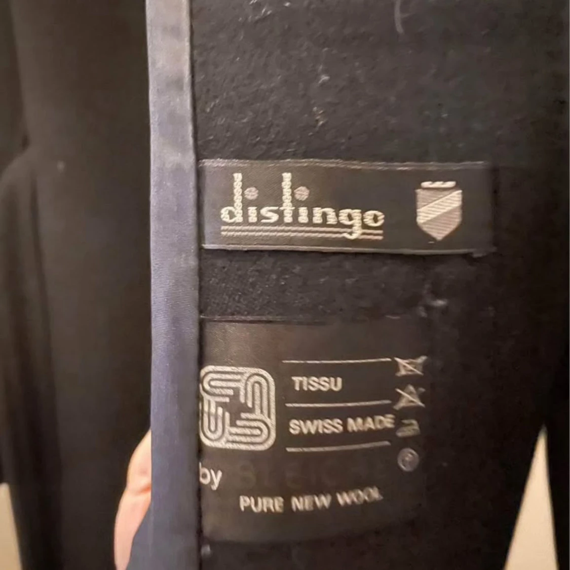 Svart ullkappa med päls från Distingue - 1