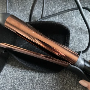 Locktång BaByliss  - locktång från BaByliss, inte använd mycket. 💓💓