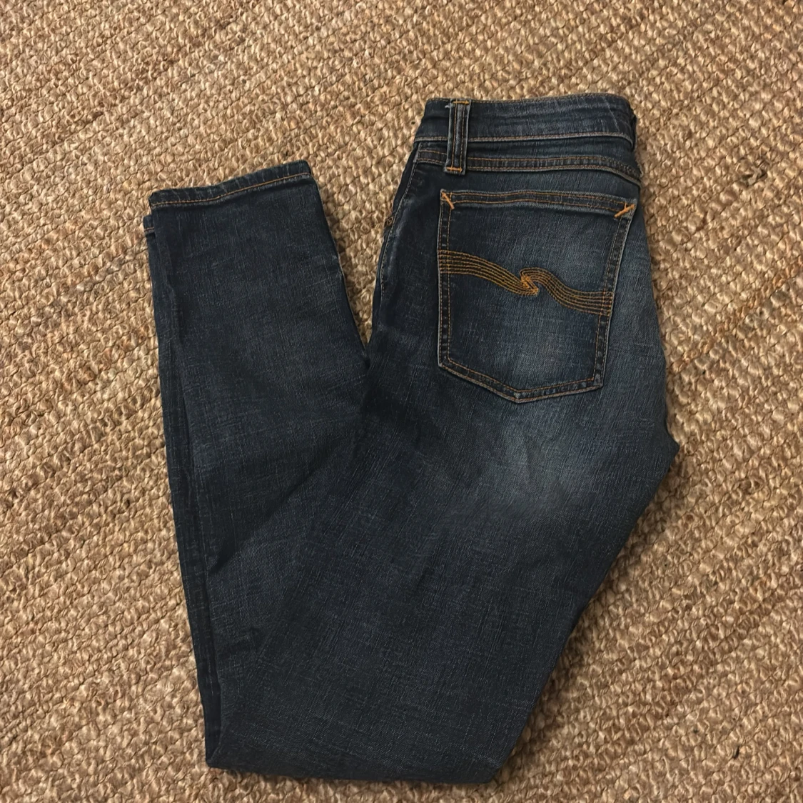 Mörkblå jeans från Nudie Jeans