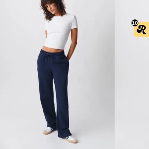 Low waist mjukis🩵 - Marinblå Low waist mjukisar i storlek Xs från Gina, använd 1 gång. Nyskick! 🩵🩵🩵🩵