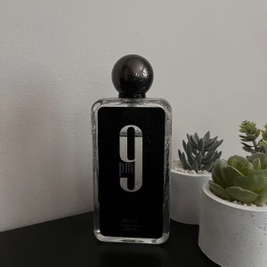 Parfym 9 PM från Afnan - En härlig herr parfym med lavender och vanilj notes. 75ml ish kvar.