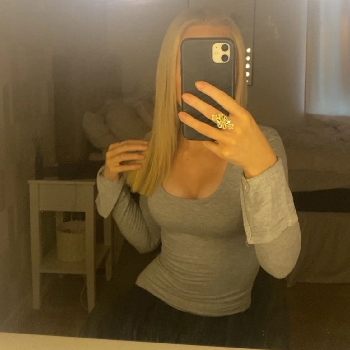 Grå långärmad topp