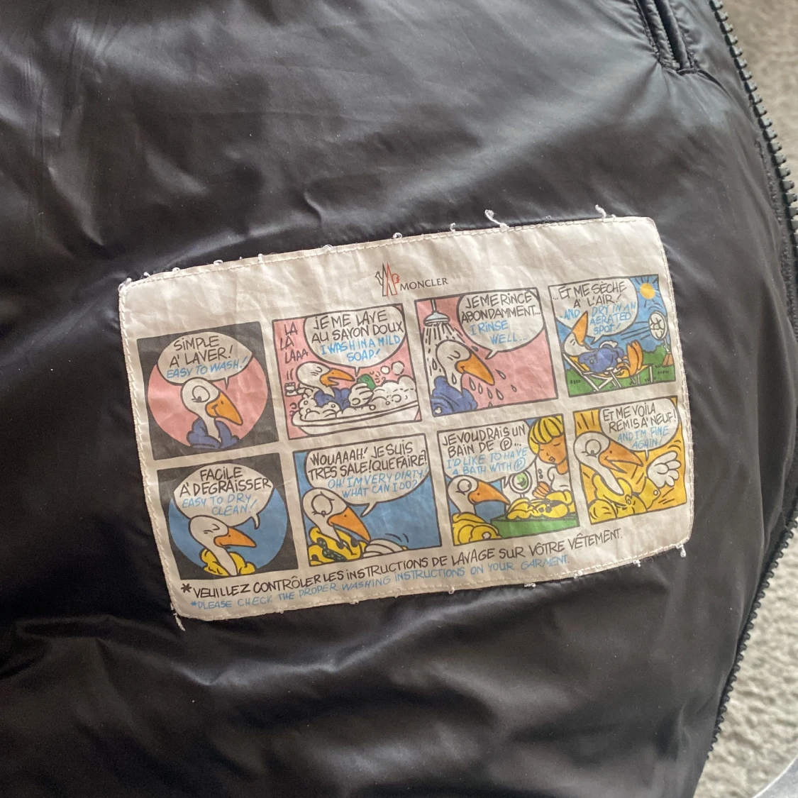 Svart dunjacka från Moncler - 2