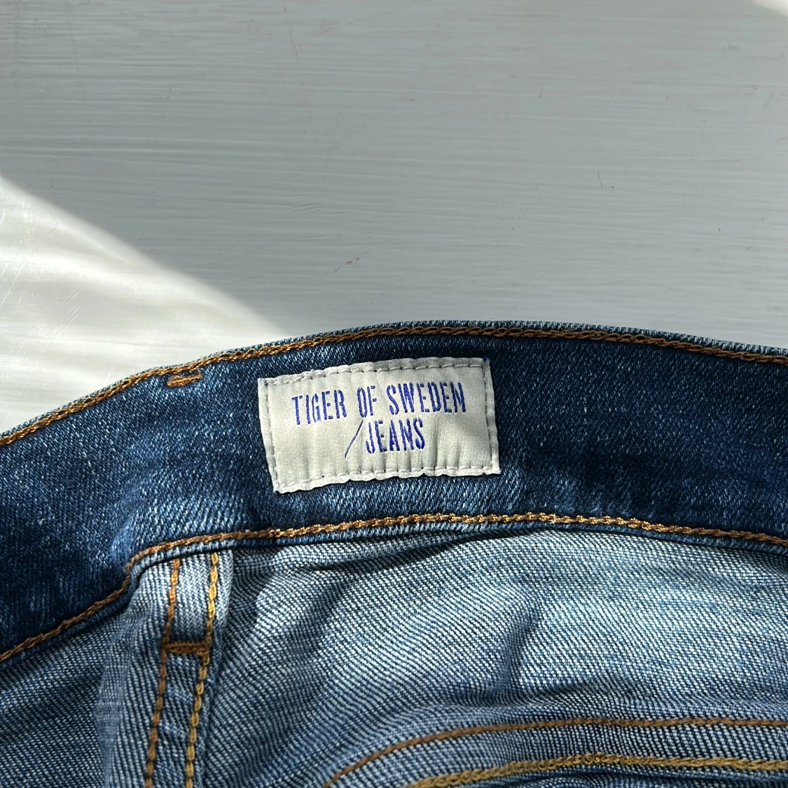 Blå jeans från Tiger of Sweden - 3