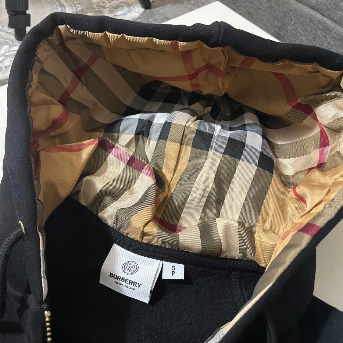 Svart burberry zip hoddie  - 1