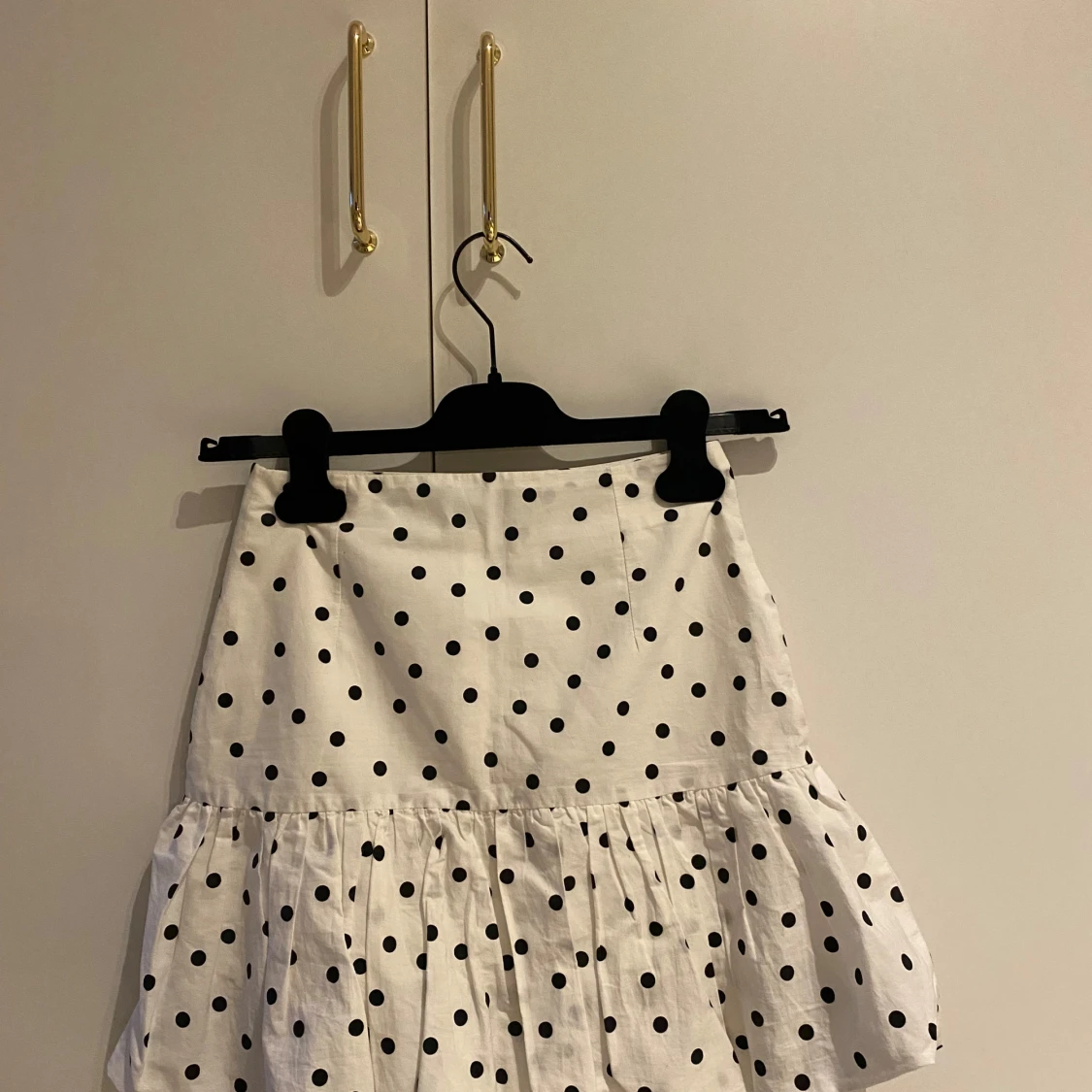 Vit prickig kjol från Pull&Bear - 1