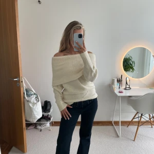 Off shoulder tröja - Super snygg tröja🥰