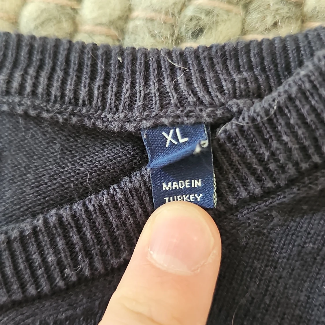 Mörkblå stickad tröja från GANT - 2