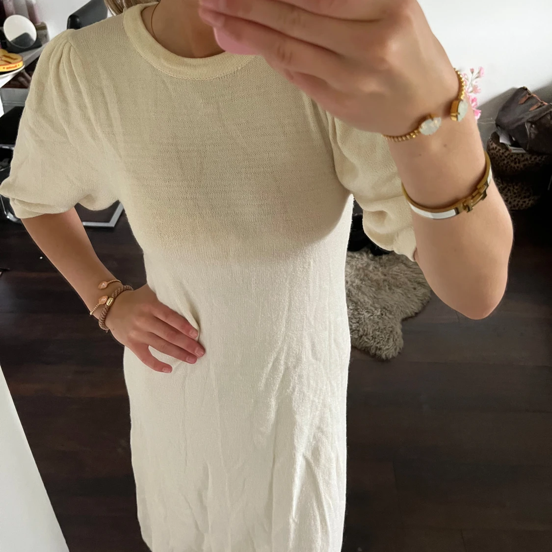 Ljusbeige stickad långklänning - 1