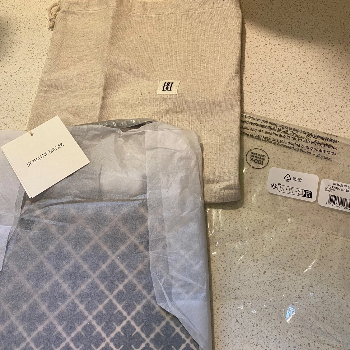 Svart och beige axelväska från By Malene Birger - 2