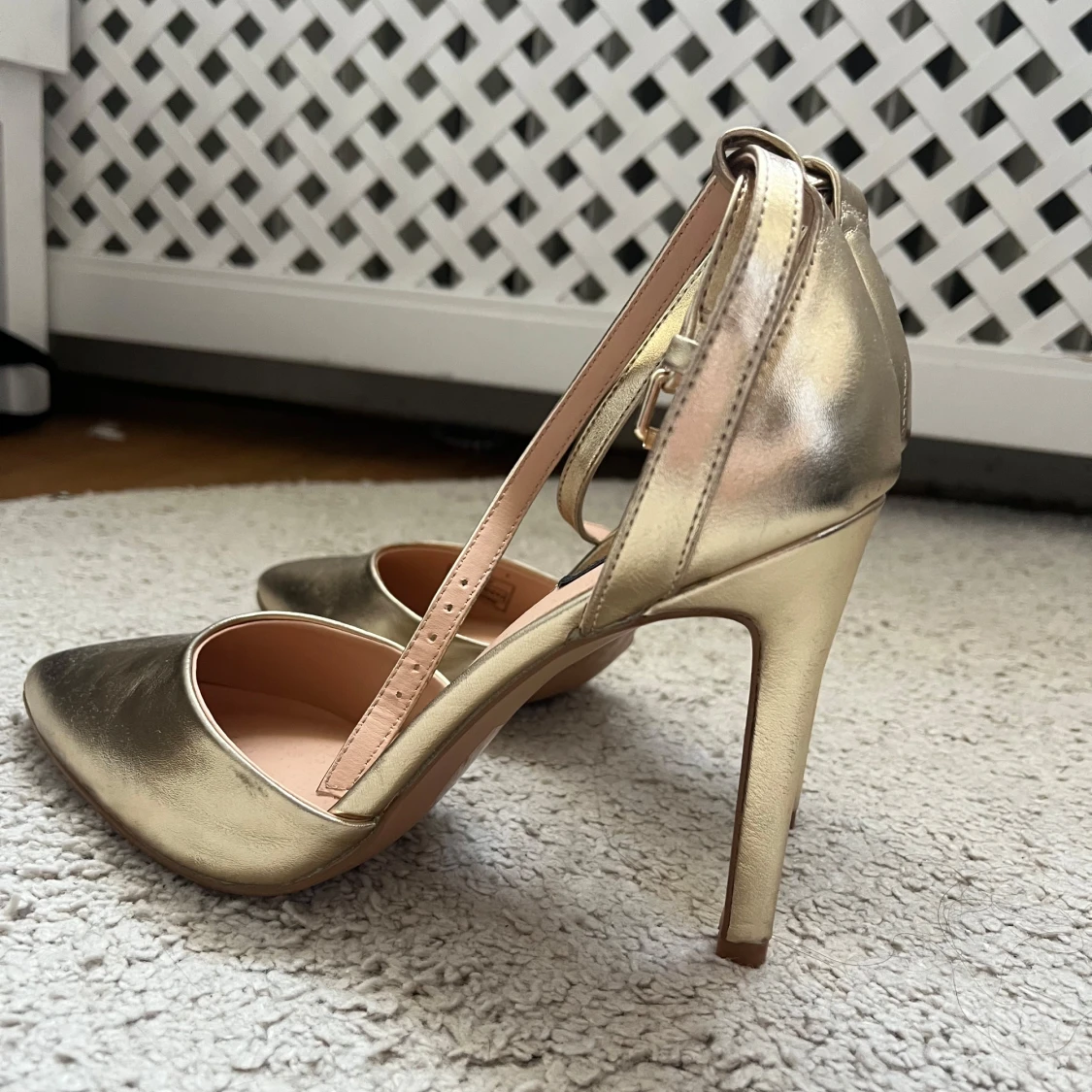 Guld Klackskor från Only - 2