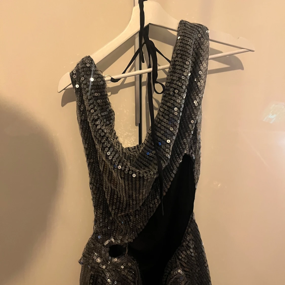 Glittrig silverklänning från Cider