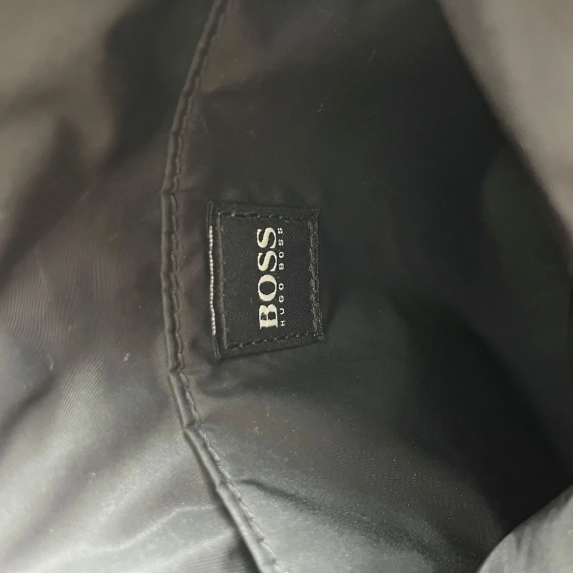 Hugo boss axelväska  - 2