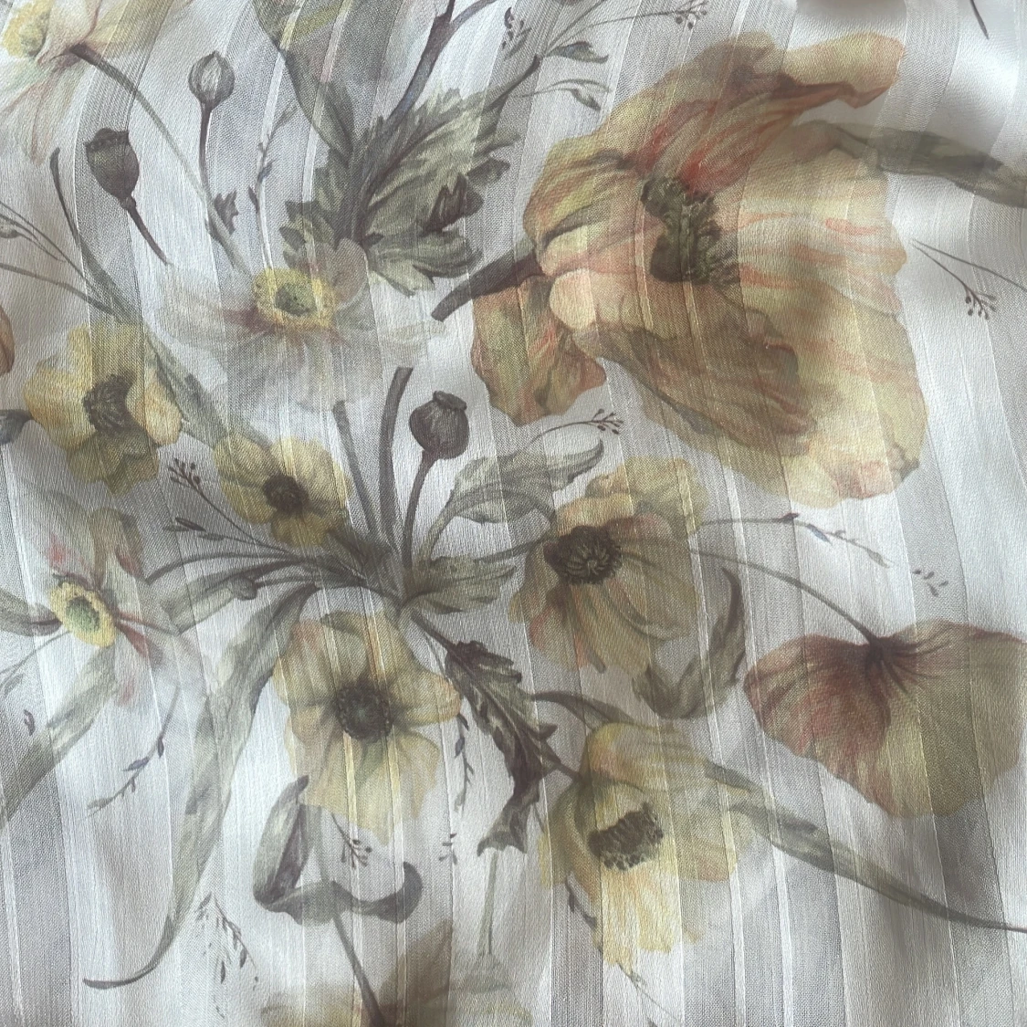 Blus med blommönster  - 3