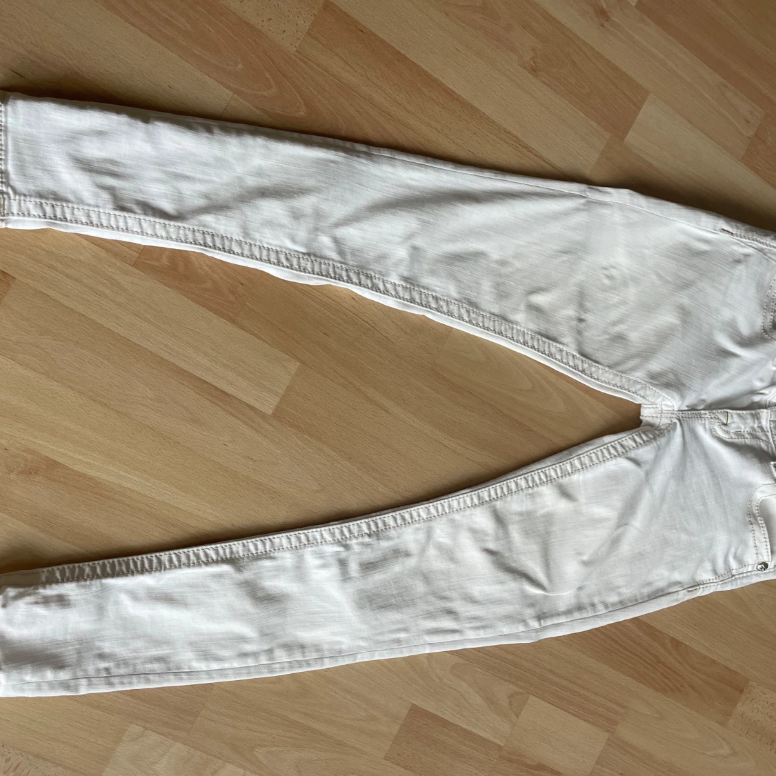 Vita Miss Me skinny jeans med detaljer - 2