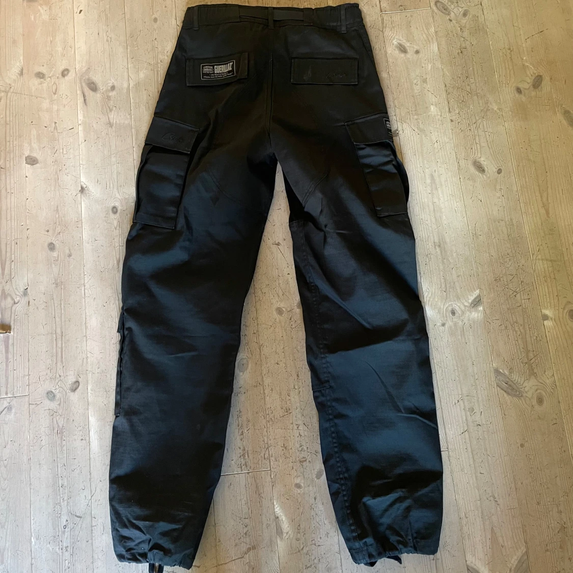 Corteiz Guerilla Cargos Triple Black - 90