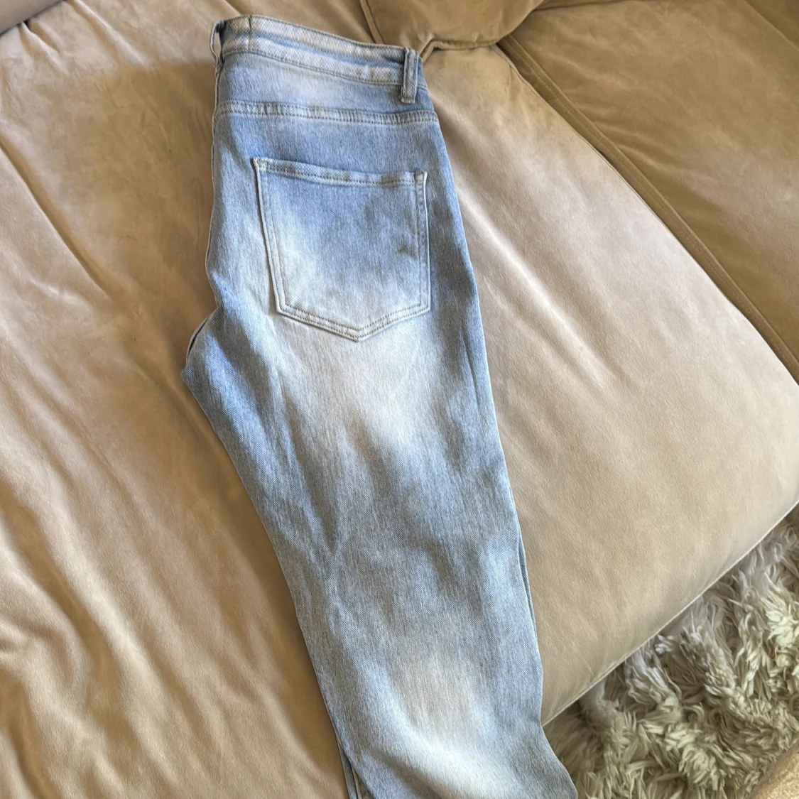 Ljusblå ripped jeans - 1