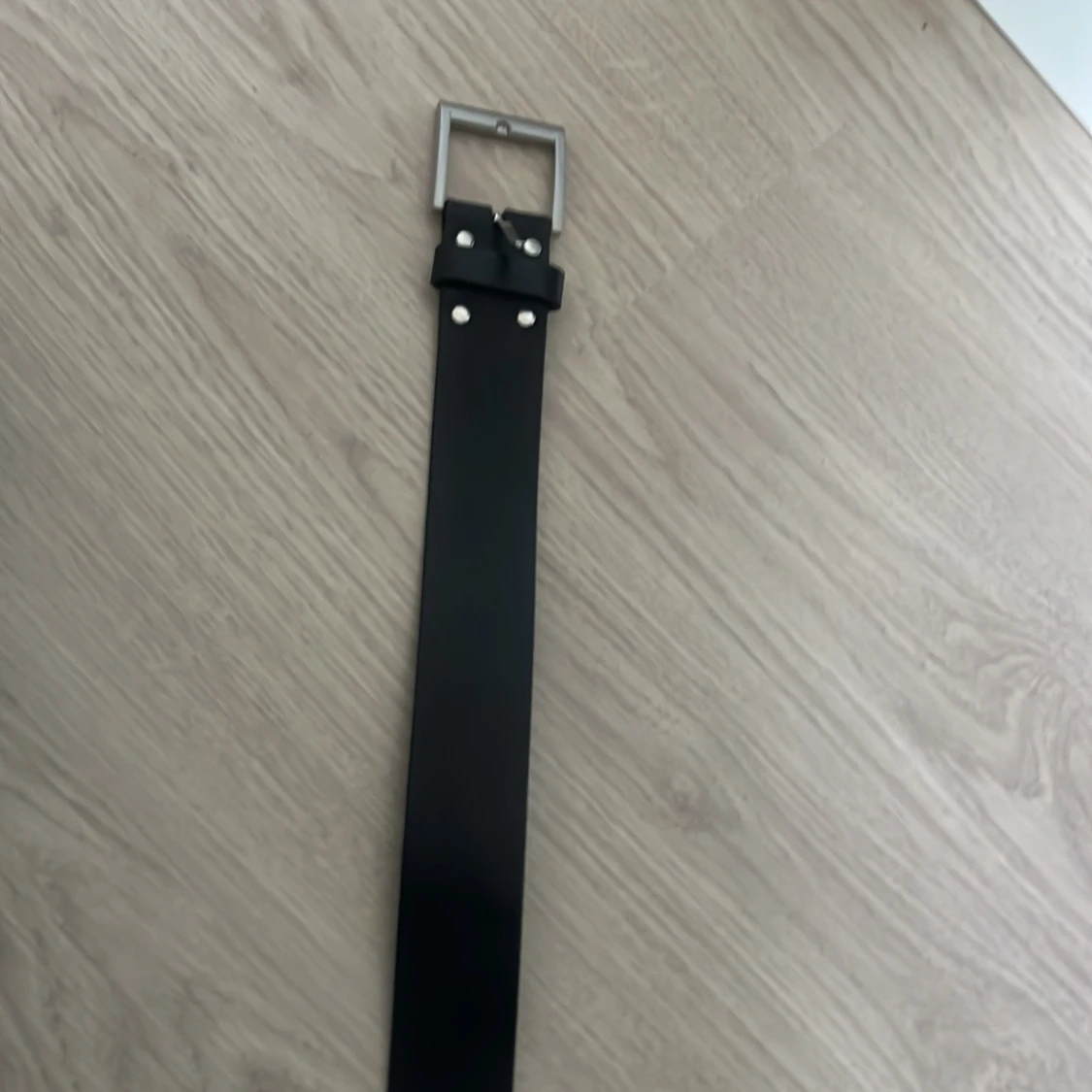 Svart skärp från ADITCHI i skinn