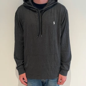 Ralph lauren hoodie - Köp sker via vår hemsida - ricodelluxury.com