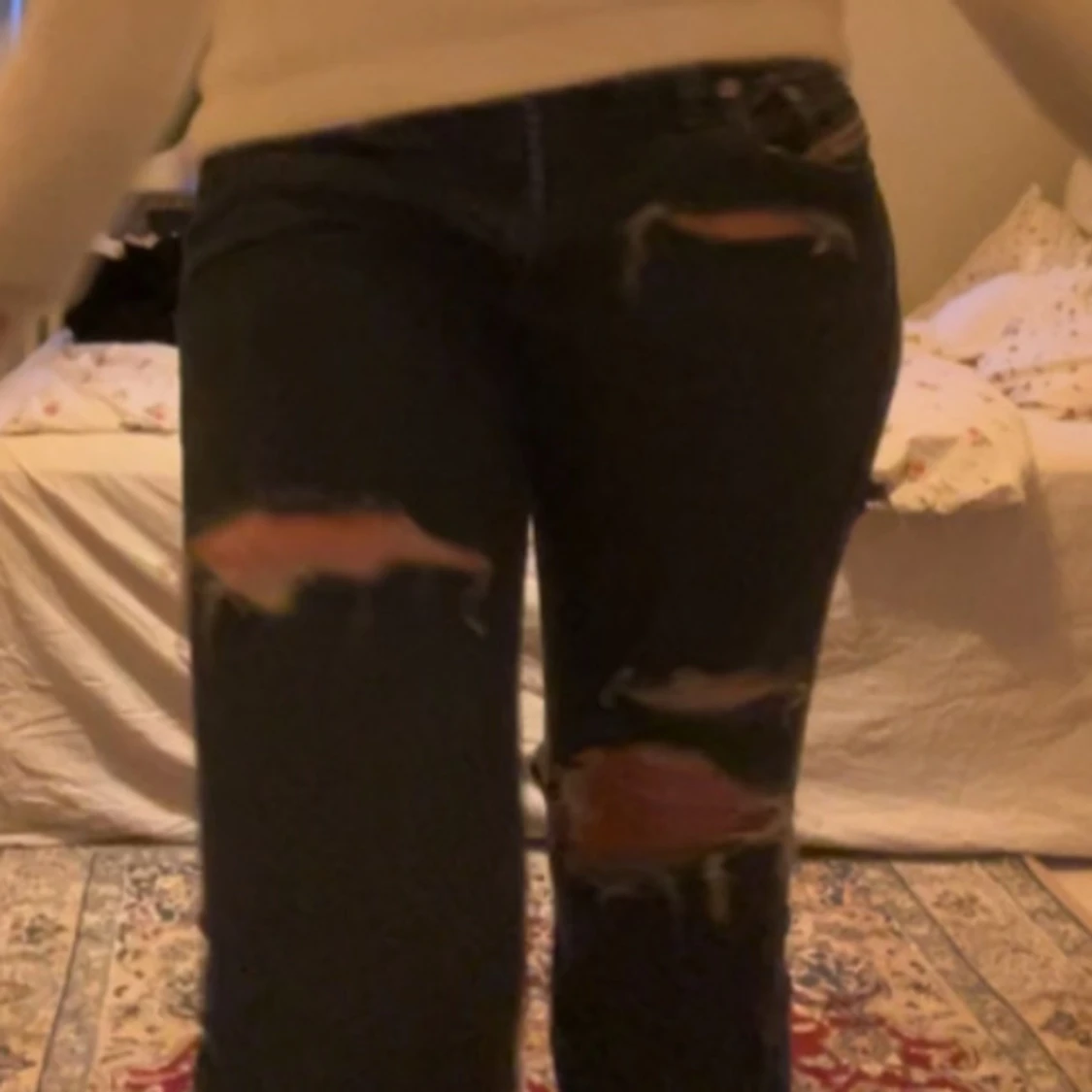 Mörkblå bootcut jeans med slitningar diesel  - 2