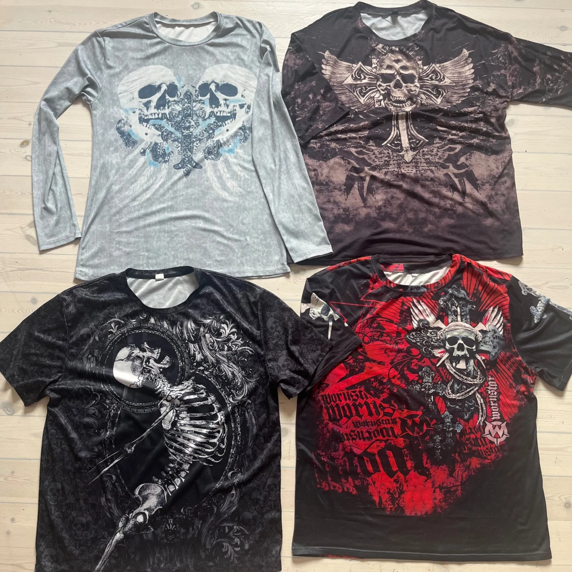 Fyra coola långärmade och kortärmade tröjor med dödskalletryck