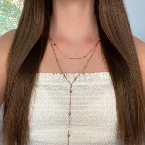 Halsband  - Fint halsband i guldfärg! Super bra skick och kan justeras i storlek. Dm för fler bilder!!