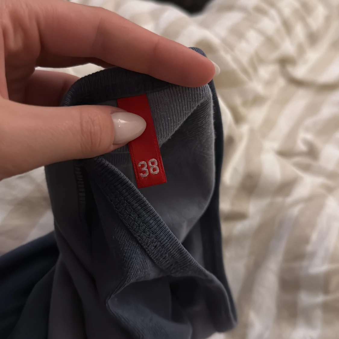 Blå långärmad topp från Divided - 2