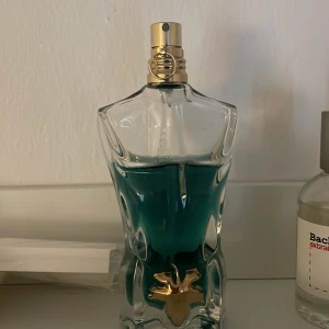 Parfym sampel JPG le beau edt - Säljer parfym sampels. 1,2,3,4,5ml.   Hör av dig så kommer vi överens om ett billigt och bra pris!