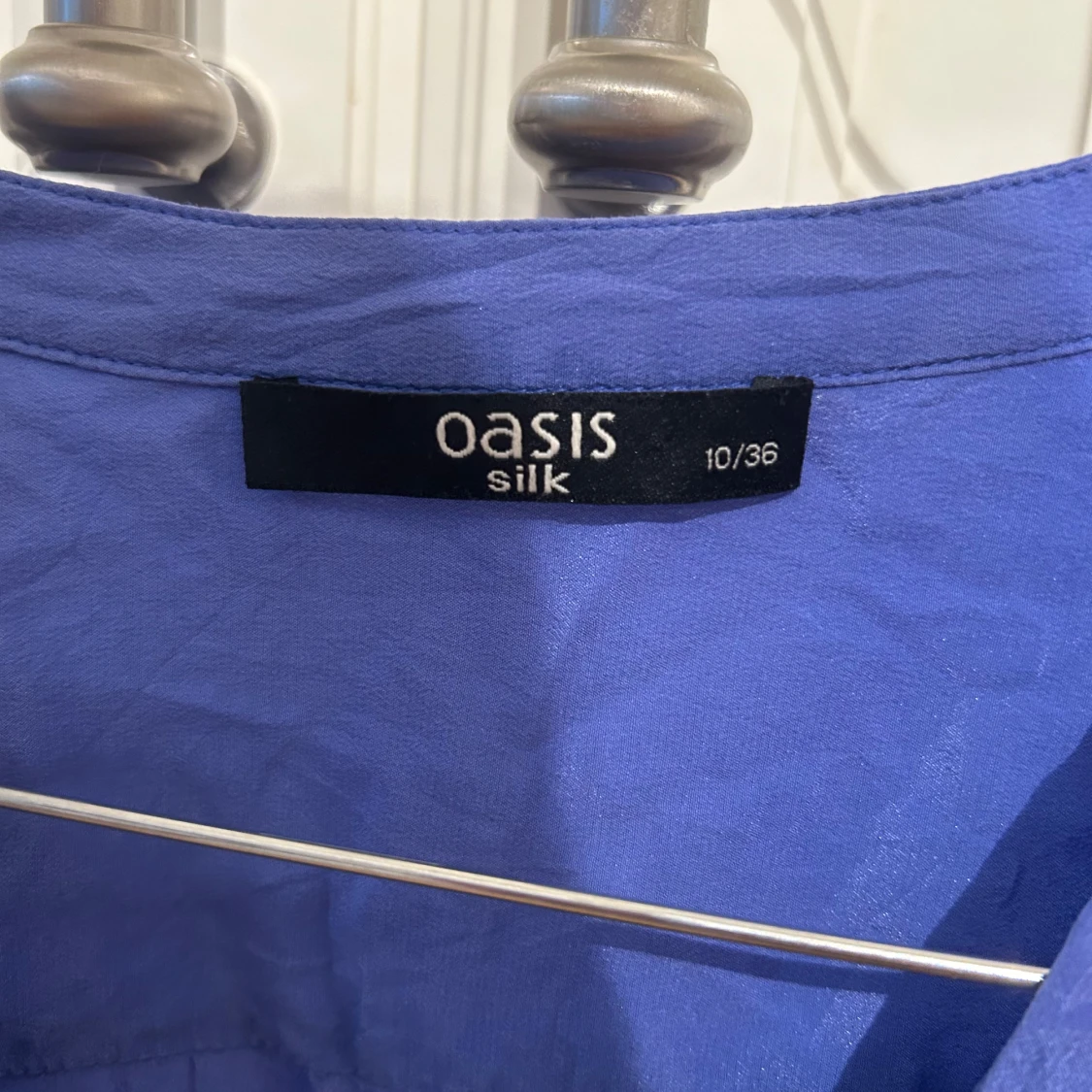 Blå silkes blus från Oasis  - 1