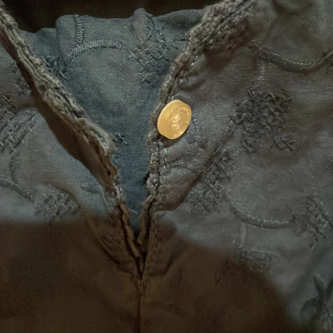 Marinblå ärmlös klänning från L.O.G.G. - 2